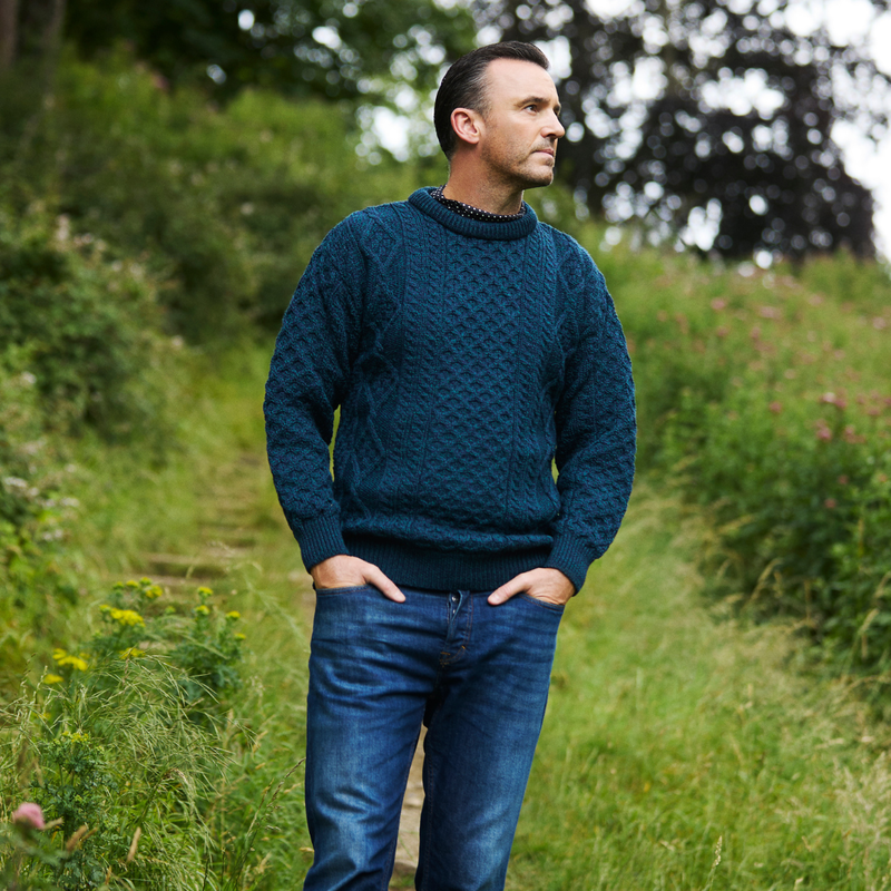 Men's Aran Cable Knit Crew Neck Wool Sweater - Blackwatch